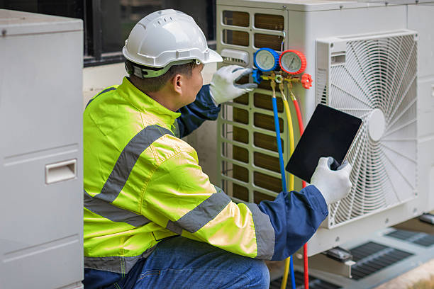 Professional Hvac technician working in Hurst, TX